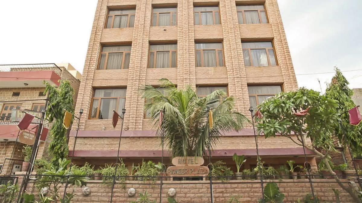 Oyo 9900 Hotel Pioneer Plaza Džódhpur Exteriér fotografie